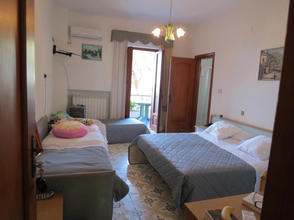 Hotel Santa Maria Forio  Exterior photo